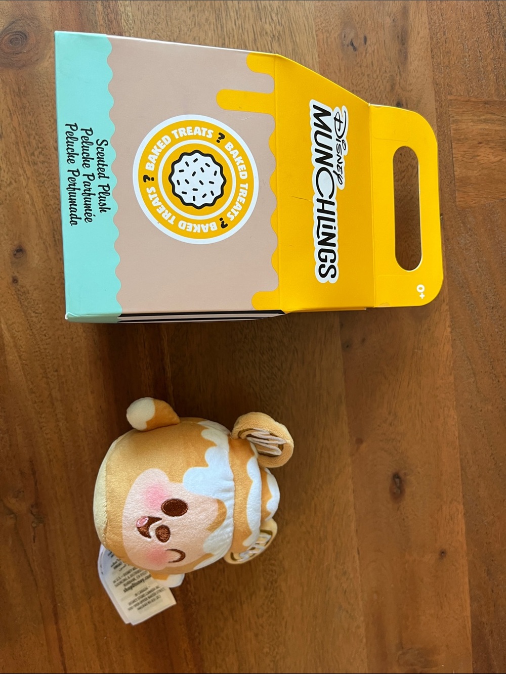 Disney Munchlings - Baked Treats - Plush Mickey Mouse Cinnamon Swirl Bun
